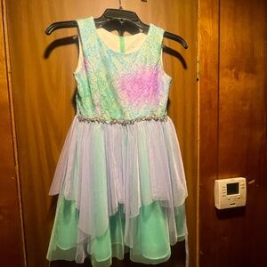 Little girls dress size 7/8 I believe!